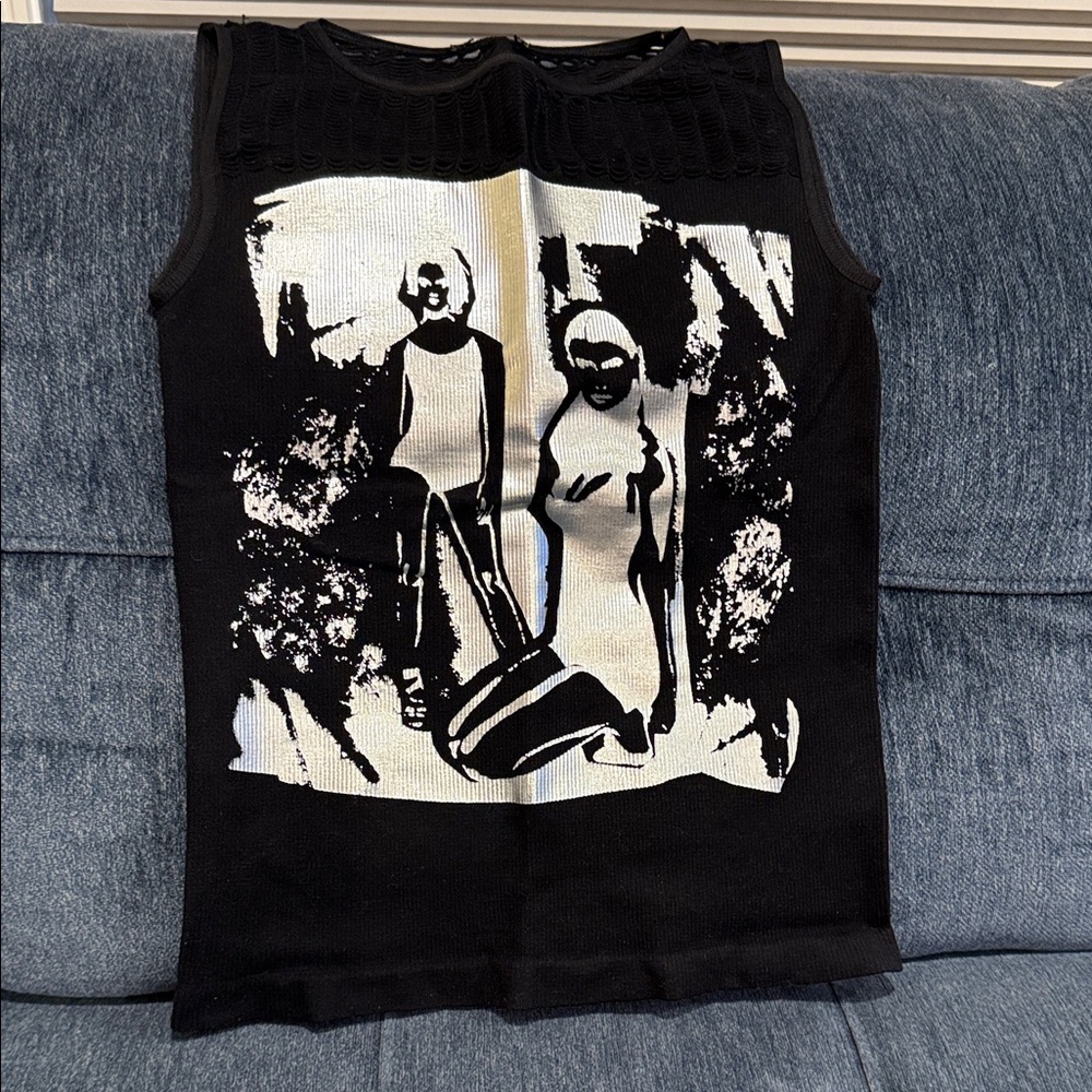 Bebe Black Graphic Sleeveless Top- size XS/S